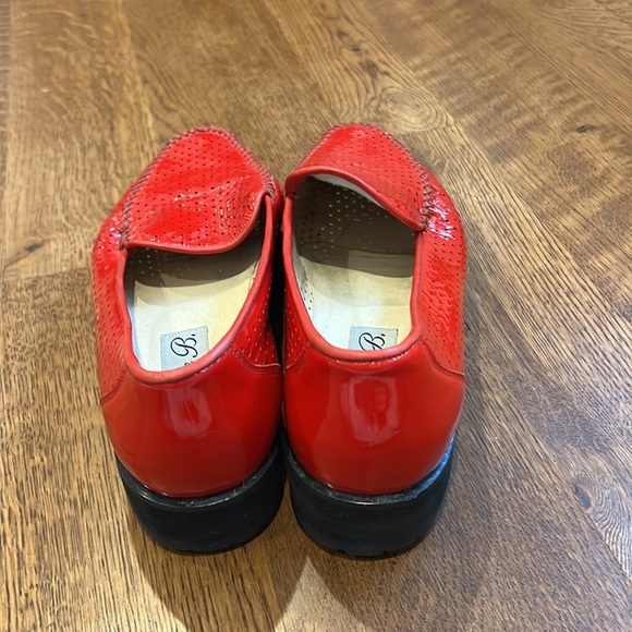 Diane B Women’s Loafers Red and Black - Picture 4 of 7